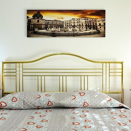 Bed and Breakfast A Casa di Fra' Palermo Esterno foto